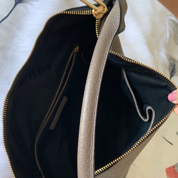 Burberry Ledbury Shoulder Handbag 10% OFF applied! - Picture 2 of 6